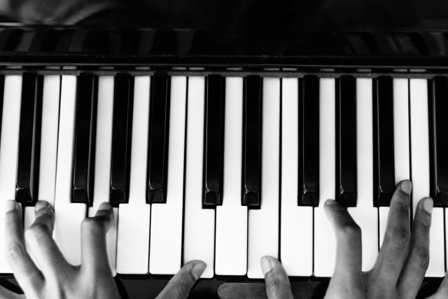 Bratry Balogy uchvátila hra a klavír | foto: Pexels,  CC0 1.0