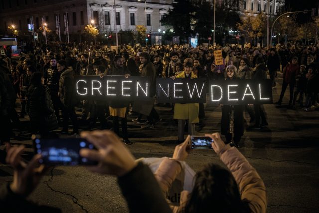 Green New Deal se přibližně překládá jako Nový zelený úděl. | foto: Fotobanka Profimedia