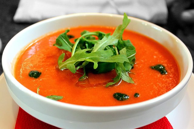 Gazpacho - osvěžující studená zeleninová polévka je oblíbená po celém Španělsku. | foto: Fotobanka Pixabay