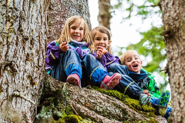 Děti v lese | foto: Shutterstock