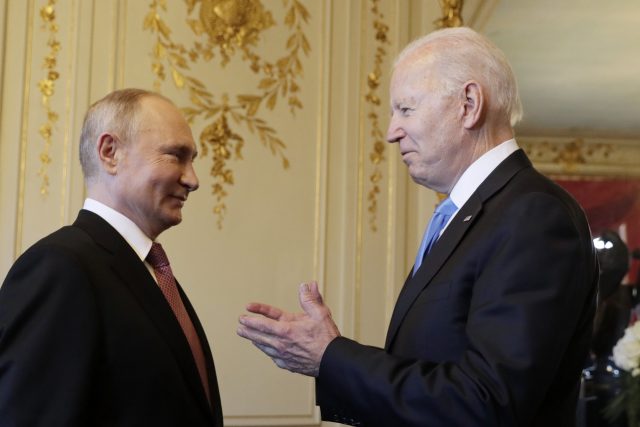 Vladimir Putin a Joe Biden v Ženevě | foto: Fotobanka Profimedia