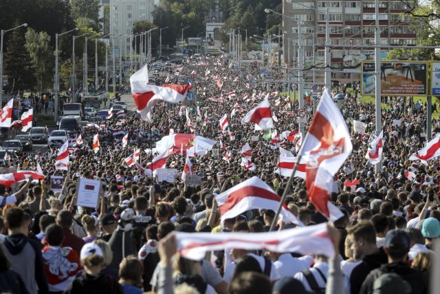Běloruskem zmítají demonstrace | foto: ČTK/AP