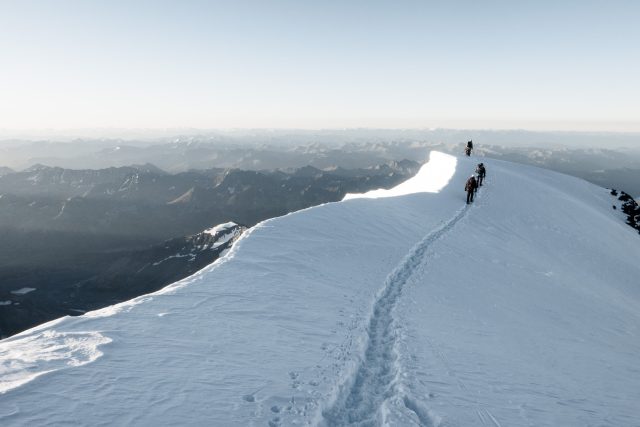 Trasa na vrchol Běluchy vede blízko hranic z Kazachstánu | foto: Jiří Kunc,  Český rozhlas