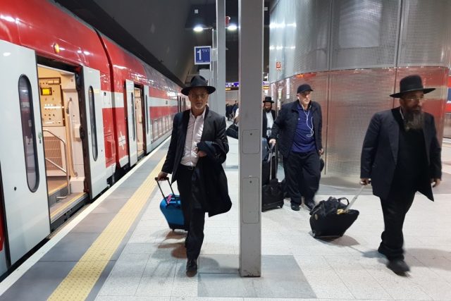 Nové železniční spojení dvou nejdůležitějších izraelských měst zatím končí na Ben Gurionově letišti | foto: Štěpán Macháček,  Český rozhlas,  Český rozhlas