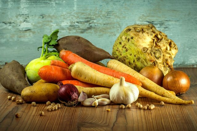 Vyvážené stravy dosáhneme kombinací čerstvých surovin a toho,  co nám chutná | foto: Fotobanka Pixabay