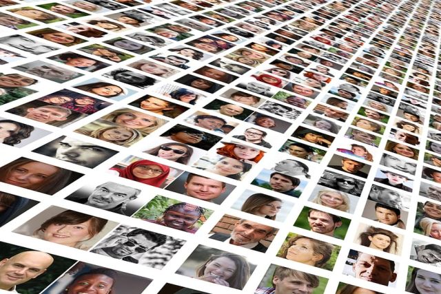 Technologie deepfake dokáže umístit obličej libovolného člověka na video zobrazující někoho jiného,  stačí jí k tomu jen několik fotografií zvolené osoby | foto: Wallpaperflare,  CC0 1.0