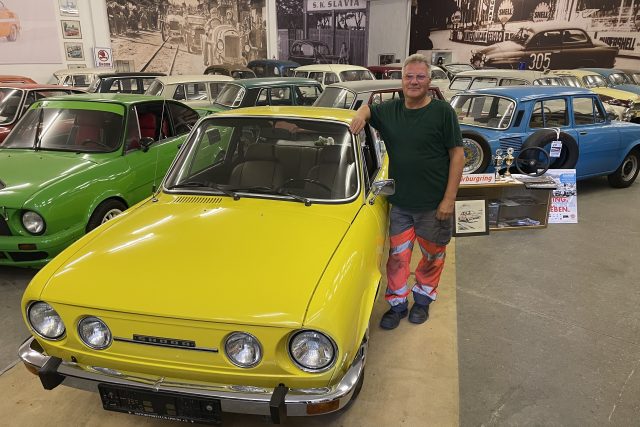 Žlutá Škoda 110 R z roku 1970 byla první škodováckou láskou Uweho Hoffmanna | foto: Václav Jabůrek,  Český rozhlas