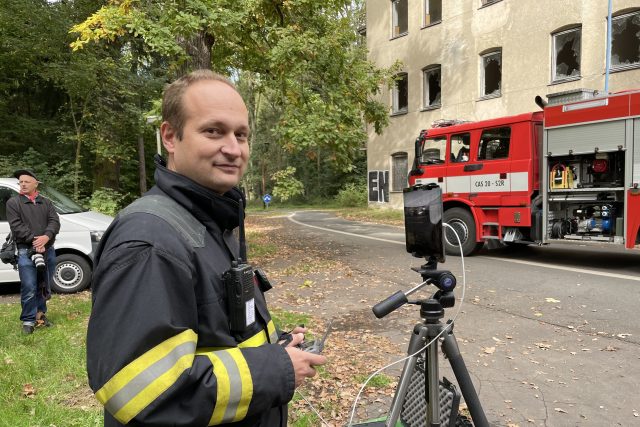 V Česku vyvíjený dron by mohl být jednou velkým pomocníkem u požárů vysokých budov | foto: Ondřej Vaňura,  Český rozhlas