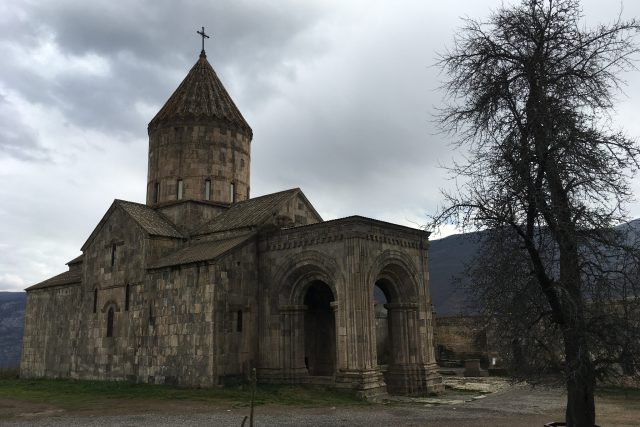 Tatevský klášter ze čtvrtého století je jedním z nejvýznamnějších kulturních a duchovních center Arménie | foto: Martin Dorazín,  Český rozhlas,  Český rozhlas