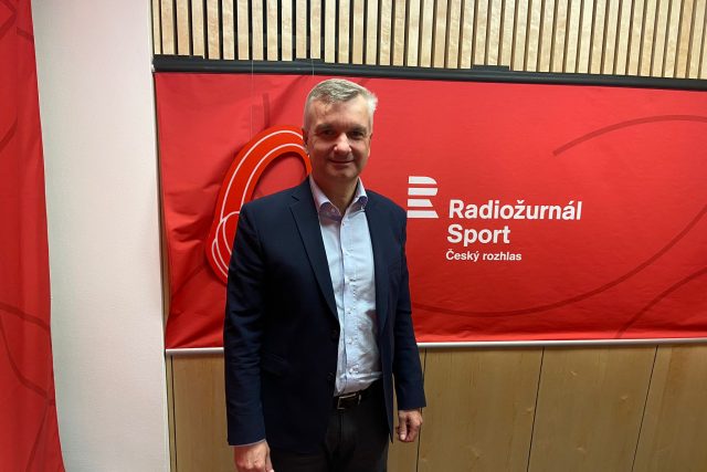 Školní inspektor Tomáš Zatloukal ve studiu Radiožurnálu Sport | foto: Český rozhlas