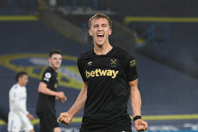 Tomáš Souček slaví gól do sítě Leedsu | foto: OLI SCARFF,  Reuters