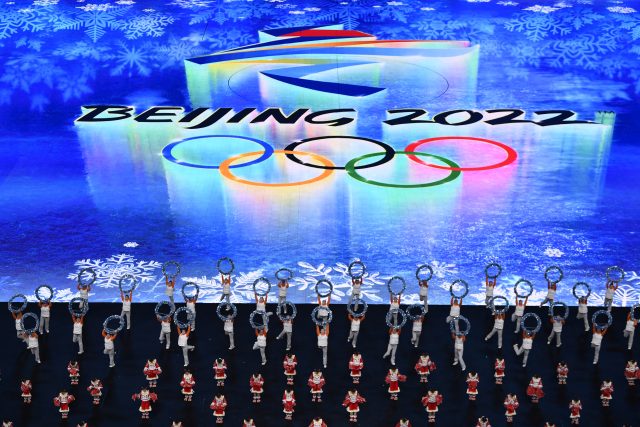 Zahájení zimní olympiády v Pekingu | foto: Toby Melville,  Reuters