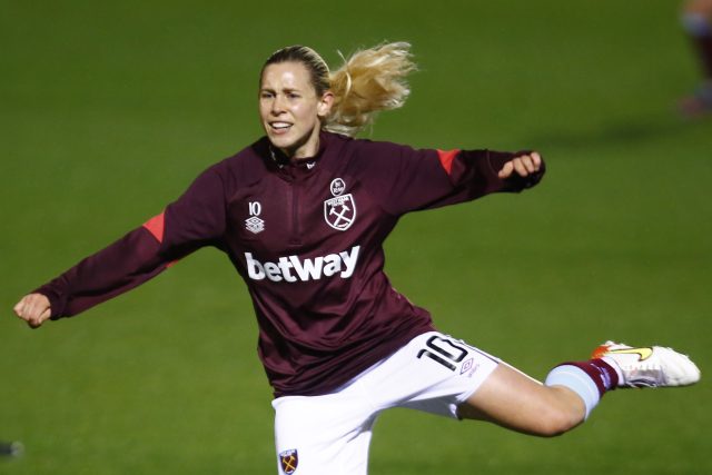 Několikanásobná česká fotbalistka roku Kateřina Svitková v dresu anglického West Hamu | foto: Action Foto Sport,  Reuters