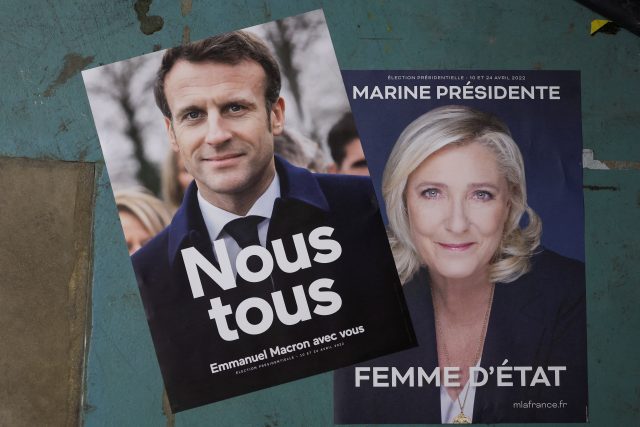 Emmanuel Macron a Marine Le Penová | foto: Benoit Tessier,  Reuters