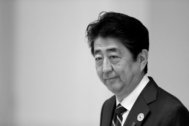 Šinzó Abe zemřel | foto: Jorge Silva,  Reuters