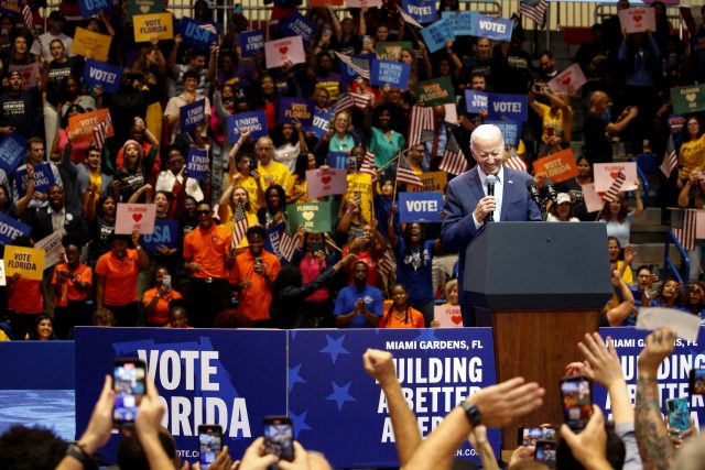 Prezident Joe Biden | foto: Marco Bello,  Reuters