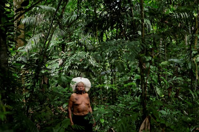 Brazilský domorodý náčelník Raoni Metuktire varuje před katastrofou,  pokud se nezastaví odlesňování  (foto ze srpna 2023) | foto: Agustin Marcarian,  Reuters