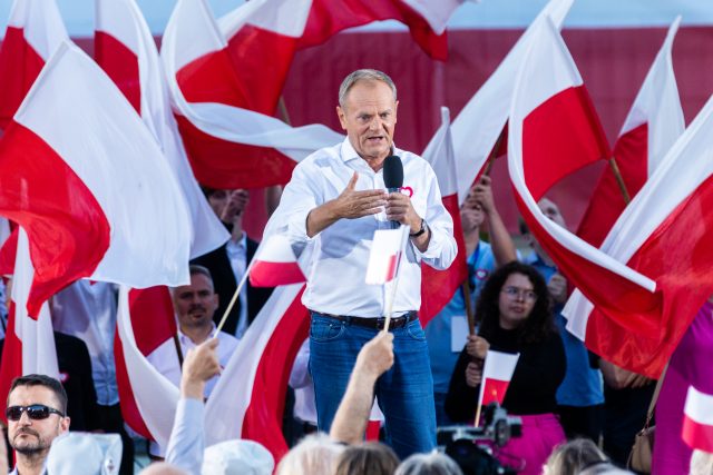 Donald Tusk během předvolební kampaně | foto: Andrzej Iwanczuk,  Reuters