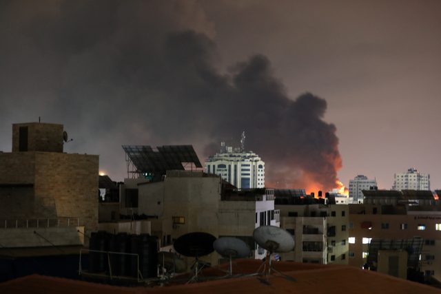 Izraelci vrací úder na Pásmo Gazy | foto: Majdi Fathi,  Reuters