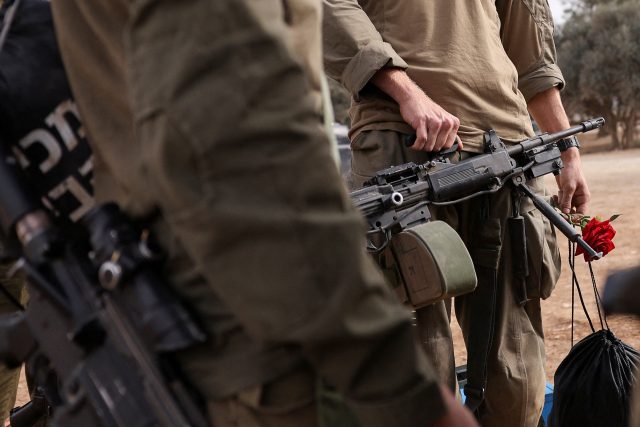Izraelští vojáci po návratu z  Pásma Gaza | foto: Violeta Santos Moura,  Reuters