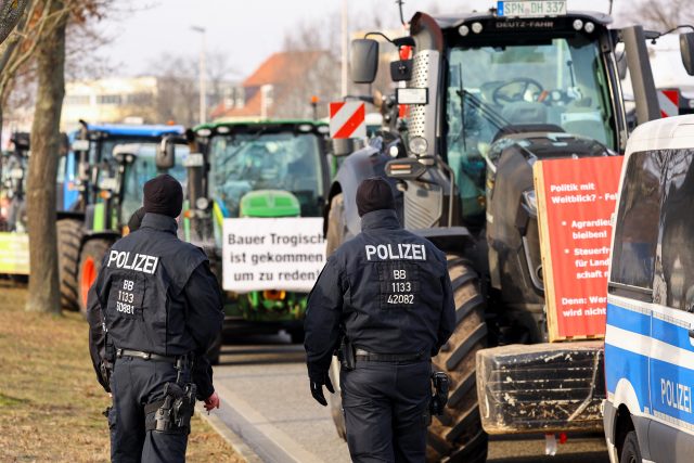 Protesty německých zemědělců v Chotěbuzi | foto: Fabrizio Bensch,  Reuters