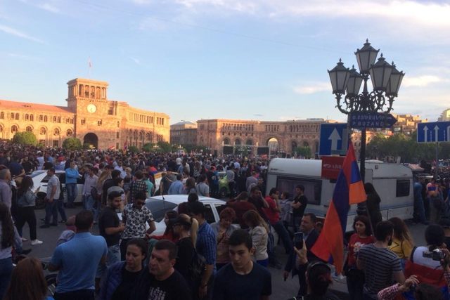 Protesty v Arménii,  jak je zachytilo litvínovské Docela velké divadlo | foto: Jana Galinová,  Docela velké divadlo