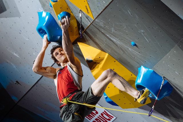Adam Ondra na MS v lezení na obtížnost | foto: Lukáš Bíba