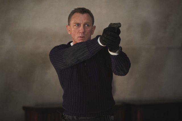 Daniel Craig jako James Bond ve snímku Není čas zemřít | foto: Forum Film CZ
