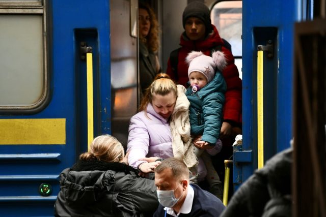 Do polského města Přemyšl přijel vlak s uprchlíky z Ukrajiny | foto: René Volfík,  iROZHLAS.cz