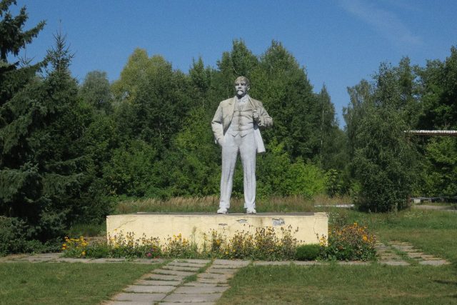 Lenin stojící,  sedící,  ležící... Park Gutas je skanzenem éry Sovětského svazu | foto: Jiří Malina,  Český rozhlas
