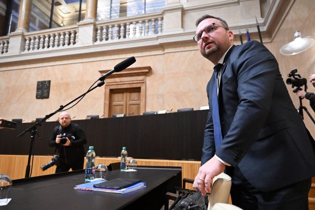 Ministr Marian Jurečka v budově Ústavního soudu v Brně | foto: René Volfík,  iROZHLAS.cz