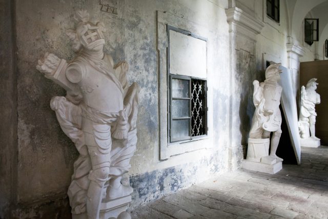 Národní památkový ústav pečuje o stovku památek. Jan Zeman se snaží předat jejich příběhy lidem | foto: Michaela Danelová,  iRozhlas