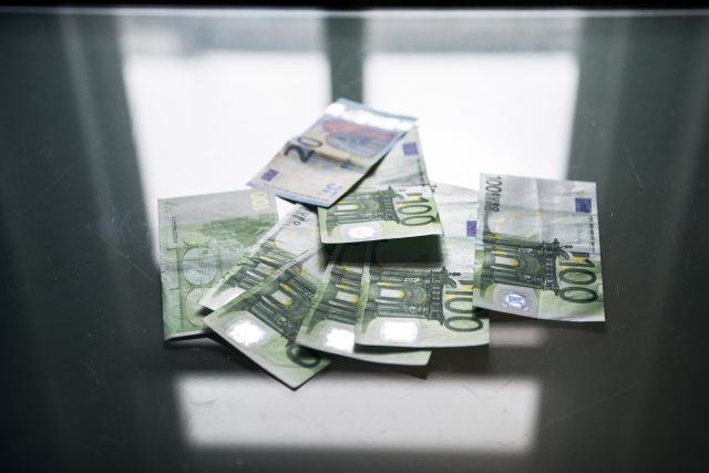 Přijme někdy Česko euro?  | foto: Michaela Danelová,  iROZHLAS.cz