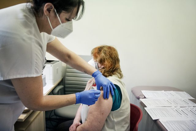 Očkování proti covidu-19 | foto: Michaela Danelová,  iROZHLAS.cz