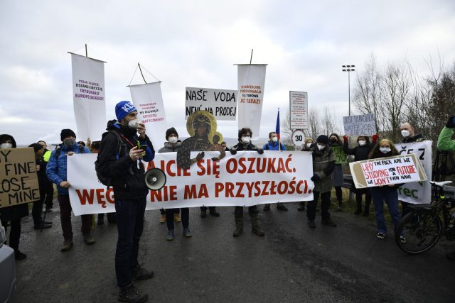 Pochod proti těžbě v dole Turów | foto: Radek Petrášek,  ČTK