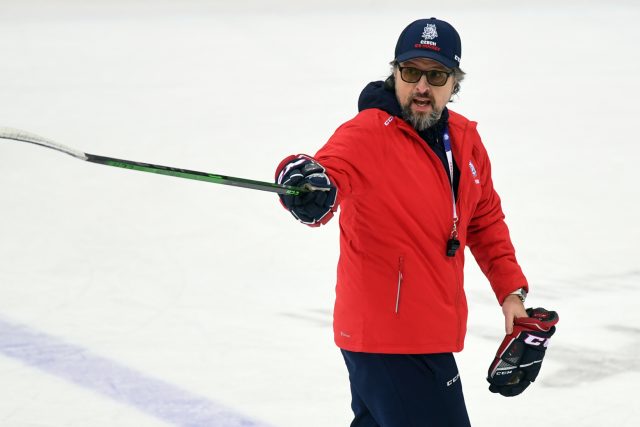 Trenér ženské hokejové reprezentace Tomáš Pacina | foto: Kateřina Šulová,  ČTK