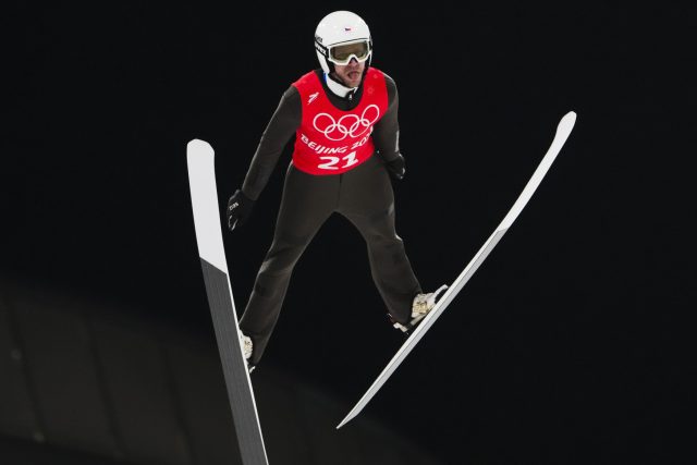 Poslechněte i celý rozhovor se skokanem na lyžích Romanem Koudelkou,  který se na středním můstku umístil na 18. místě | foto: Matthias Schrader,  AP,  Reuters