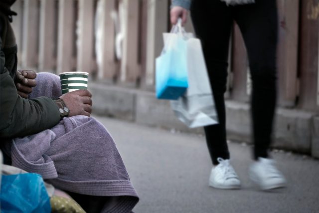 Lidé bez domova jsou všude kolem nás,  říká Arnošt Drozd z Armády spásy | foto: Profimedia
