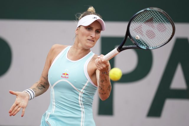 Markéta Vondroušová na Roland Garros postoupila do 3. kola | foto: Christophe Ena,  ČTK / AP