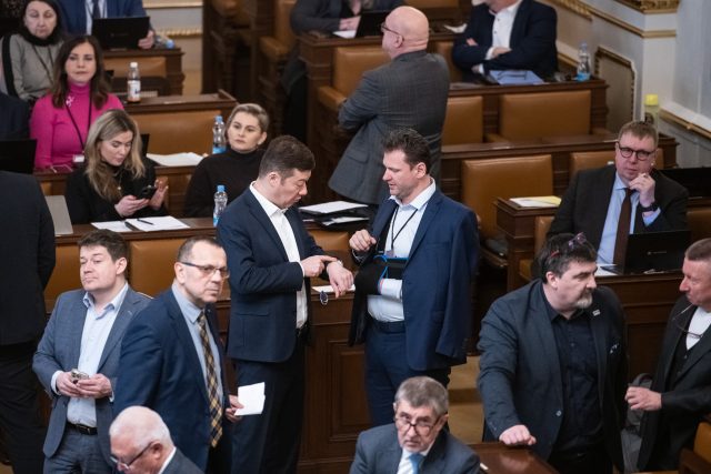 Jednání poslanců kvůli valorizaci důchodů začalo v úterý,  opoziční hnutí ho zdržovala obstrukcemi | foto: René Volfík,  iROZHLAS.cz