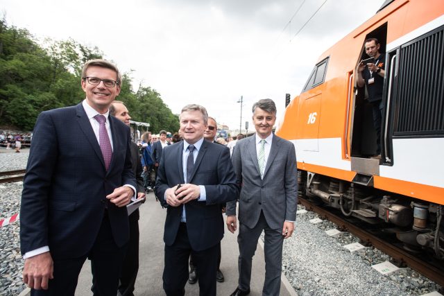 CTGV,  ředitel Správy železnic Jiří Svoboda a ministr dopravy Martin Kupka | foto: René Volfík,  iROZHLAS.cz