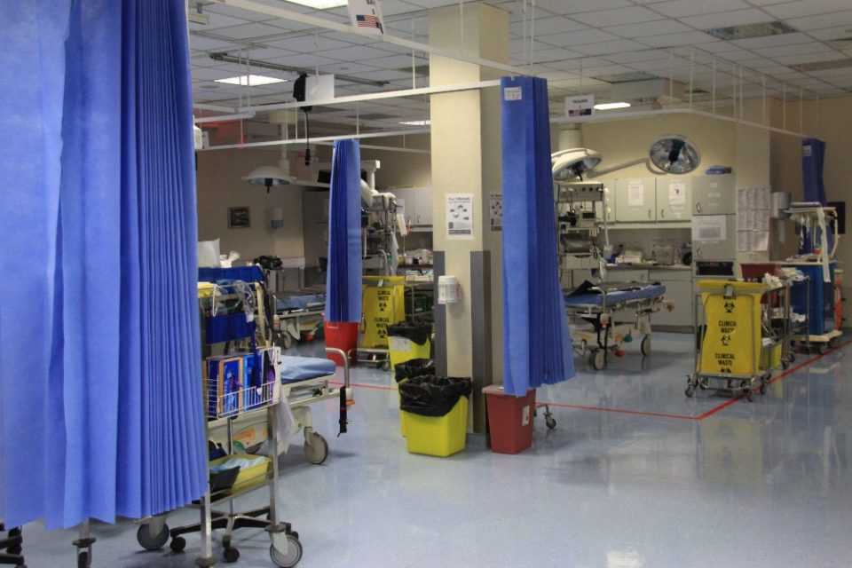 Nemocnice na základně u afghánského Kábulu,  kde pracuje i tým českých lékařů | foto: Robert Mikoláš