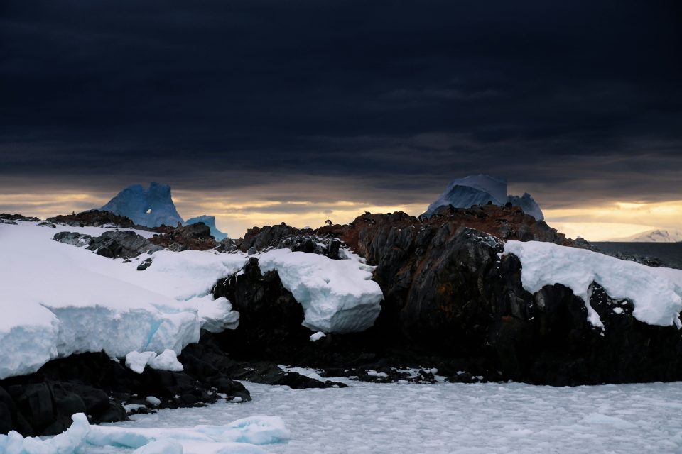 Klimatologové tvrdí,  že nedávný nárůst teploty v Antarktidě potvrzuje jejich předpovědi | foto: Unsplash,  Licence Unsplash