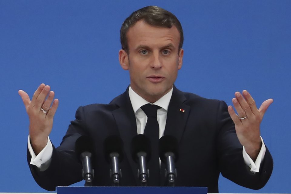 Francouzský prezident Emmanuel Macron | foto: Ng Han Guan,  ČTK/AP