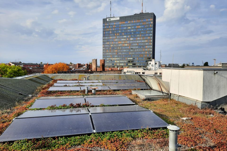 Solární panely na střeše v Berlíně | foto: Štěpán Sedláček,  Český rozhlas