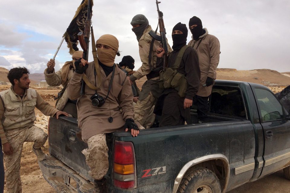 Bojovníci Fronty an-Nusra,  syrské odnože teroristické sítě Al-Káidy | foto: Reuters