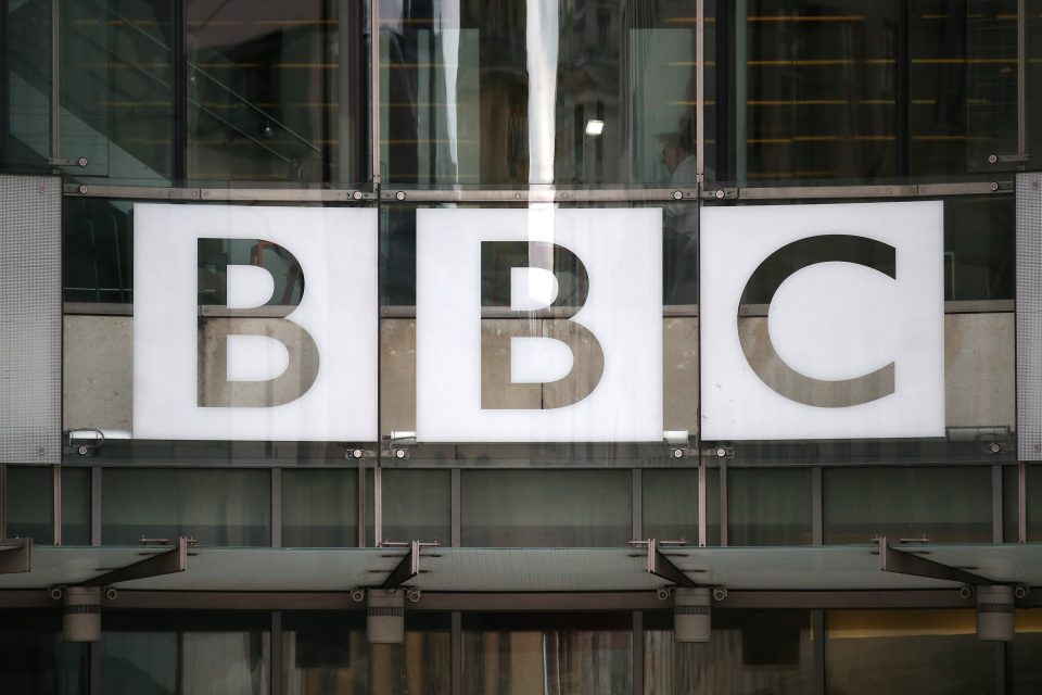 Logo stanice BBC | foto: Neil Hall,  Reuters