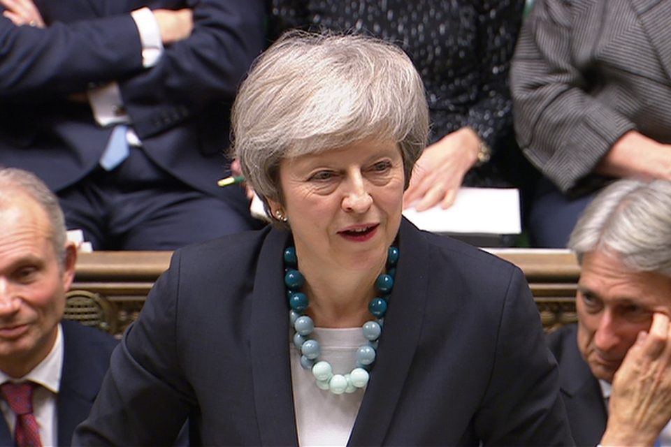 Britská premiérka Theresa Mayová při projevu v Dolní sněmovně | foto: Parliament TV,  Reuters