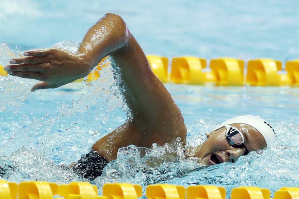 Česká plavkyně Barbora Seemanová během závodu na 400 metrů | foto: Kim Hong-Ji,  Reuters