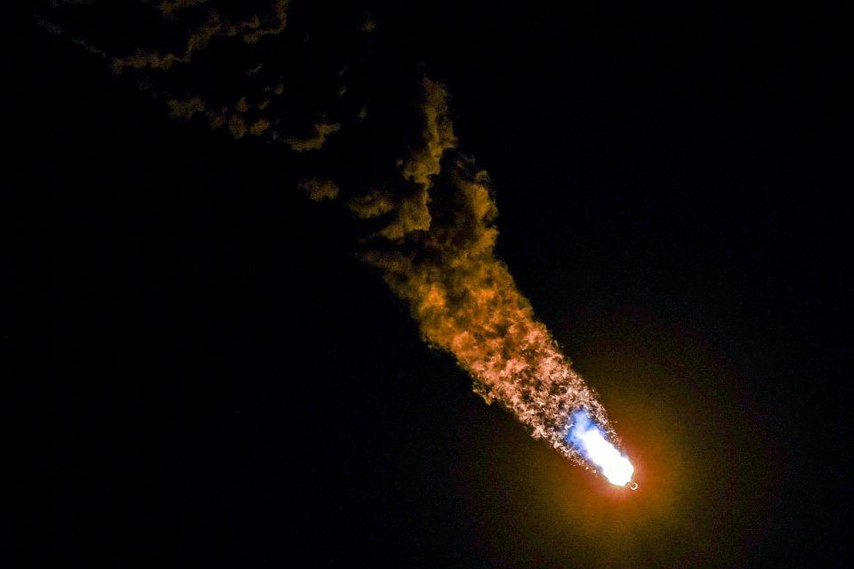 SpaceX vynesla do kosmu další družice sítě Starlink. Mají pomoci s vysokorychlostním internetem | foto: Craig Bailey/Florida Today via USA Today Network,  Reuters